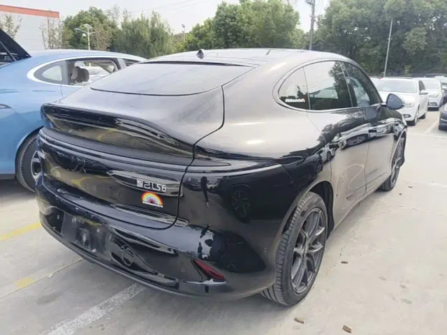 IM Motors LS6 — Фото автомобиля 6