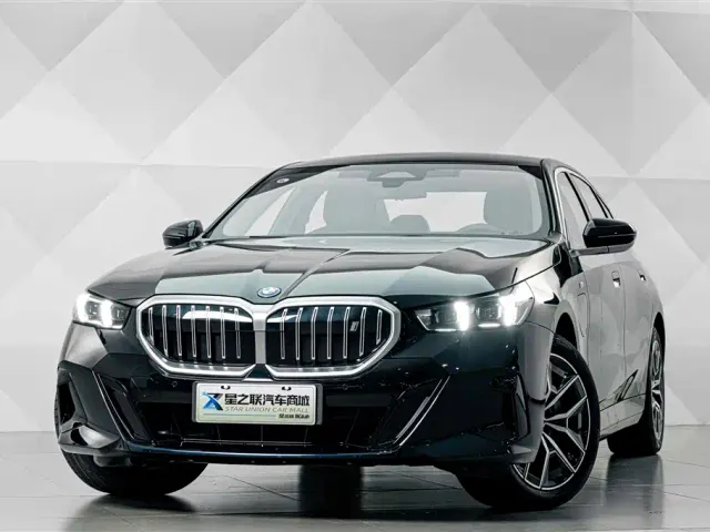 BMW i5 — Фото автомобиля 2