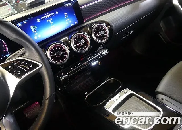 Mercedes-Benz A-Class — Фото автомобиля 13