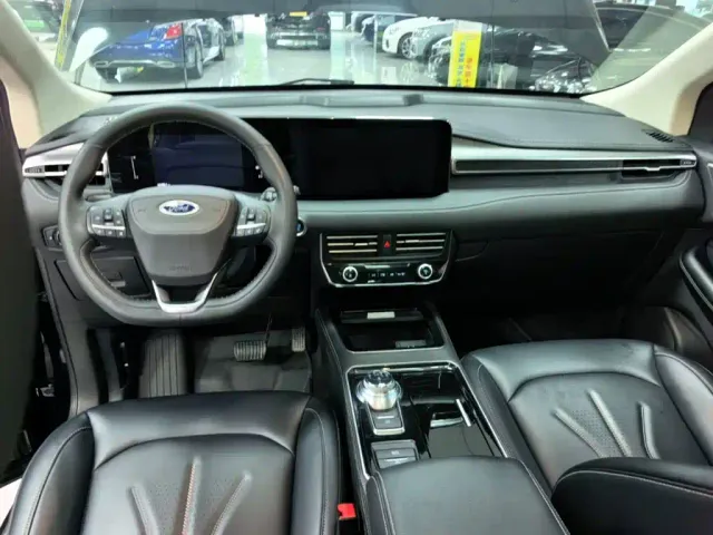 Ford Edge — Фото автомобиля 9