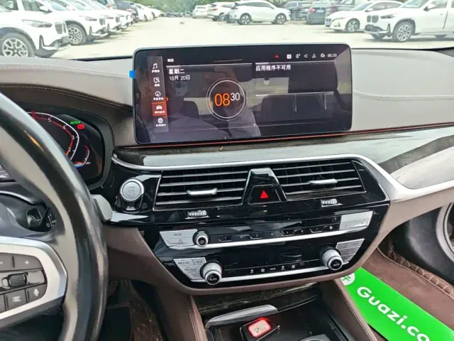 BMW 5 Series — Фото автомобиля 12
