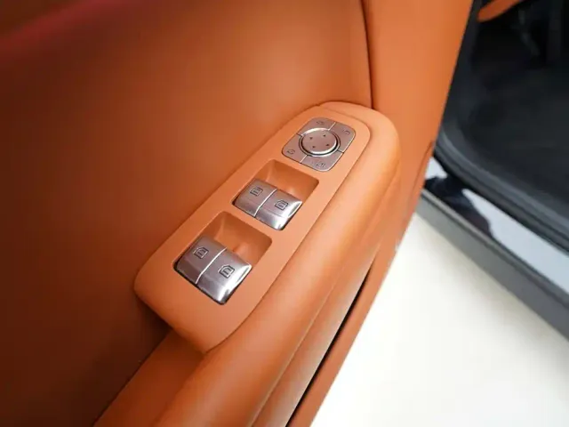 Li Auto L8 — Фото автомобиля 9