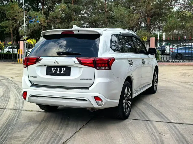 Mitsubishi Outlander — Фото автомобиля 4