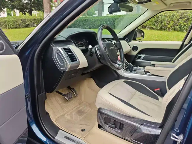 Land Rover Range Rover Sport — Фото автомобиля 7