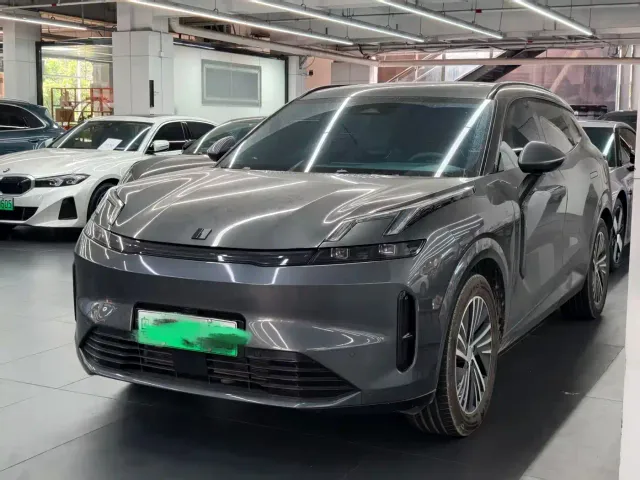 Фотография автомобиля — Lynk & Co 08 EM-P