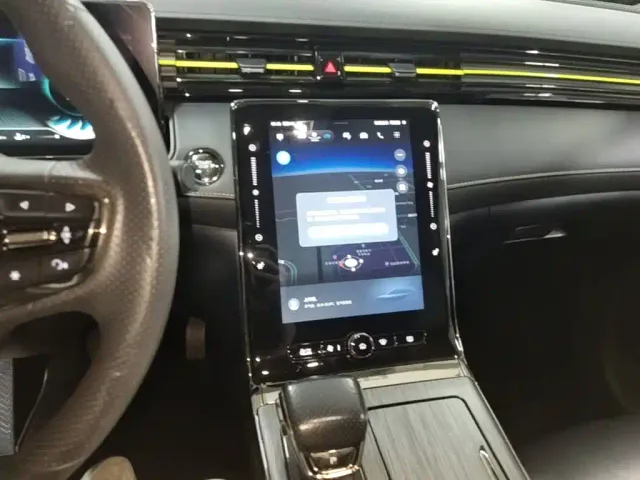 Roewe RX5 — Фото автомобиля 12
