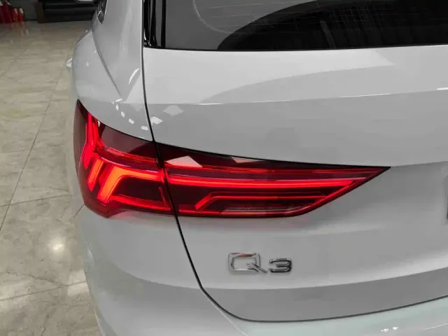 Audi Q3 — Фото автомобиля 24