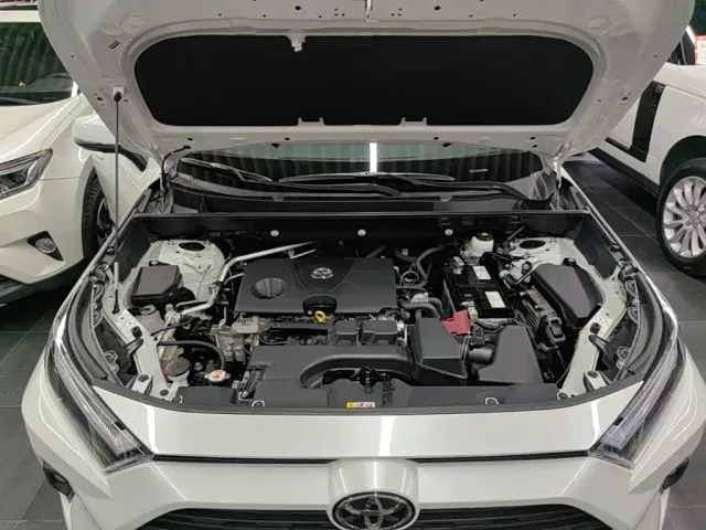 Toyota RAV4 — Фото автомобиля 19