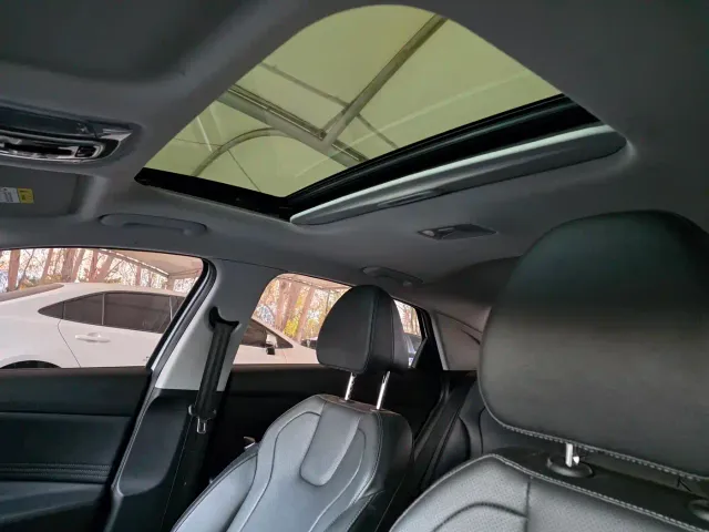 Hyundai Elantra — Фото автомобиля 8