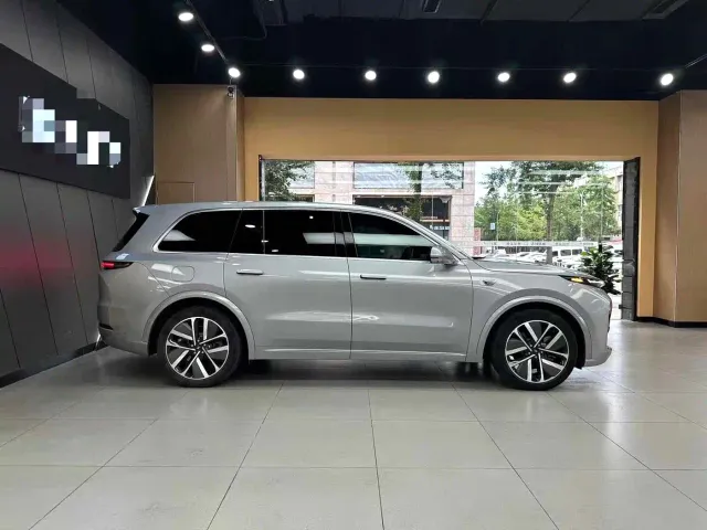 Li Auto L9 — Фото автомобиля 6