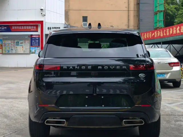 Land Rover Range Rover Sport — Фото автомобиля 10