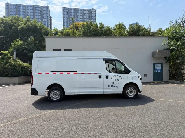 JMC E-Fushun — Фото автомобиля 4