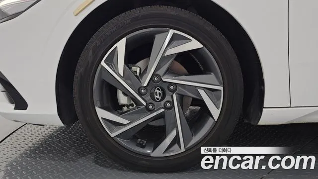 Hyundai AVANTE Новый Avante (CN7) — Фото автомобиля 5