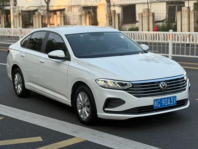 Volkswagen Lavida — Фото автомобиля 3
