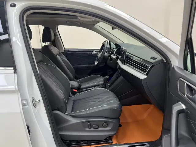 Volkswagen Tiguan L — Фото автомобиля 16