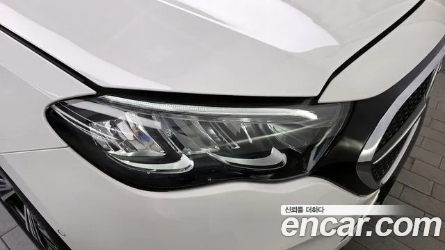 Mercedes-Benz E-Class — Фото автомобиля 20