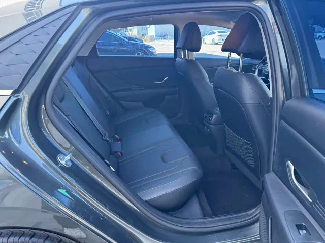 Hyundai Elantra — Фото автомобиля 23