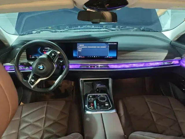 BMW 7 Series — Фото автомобиля 7