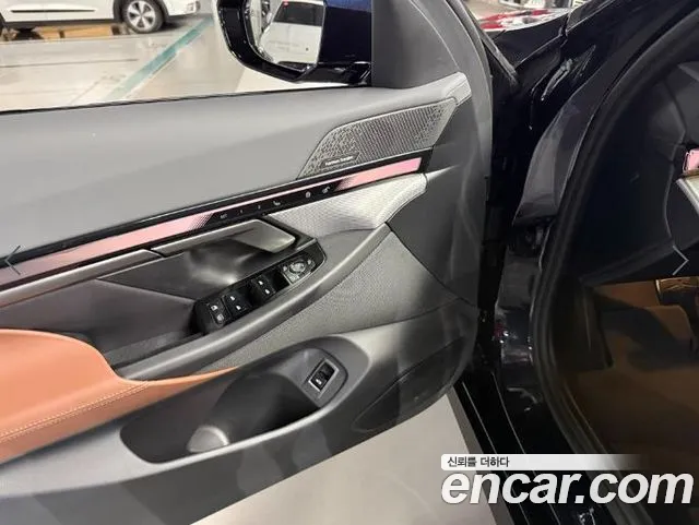 BMW 5 Series G60 — Фото автомобиля 11