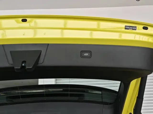 Volvo EX30 — Фото автомобиля 25