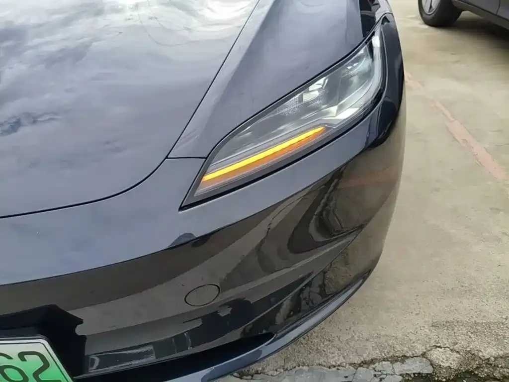 Tesla Model 3 2025 Model Rear-Wheel Drive Edition — Фото автомобиля 23