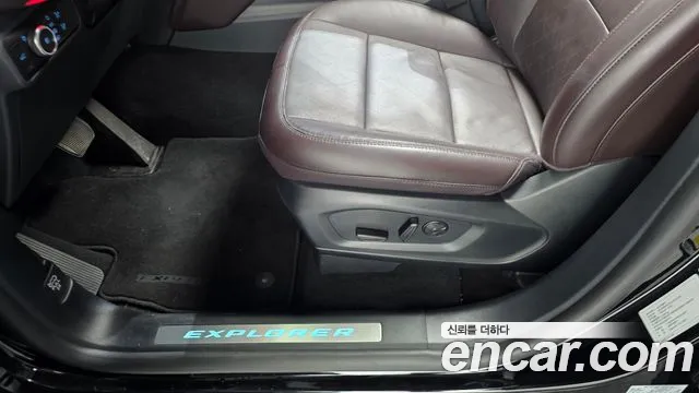 Ford Explorer — Фото автомобиля 24