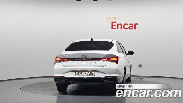 Hyundai AVANTE Avante (CN7) — Фото автомобиля 4