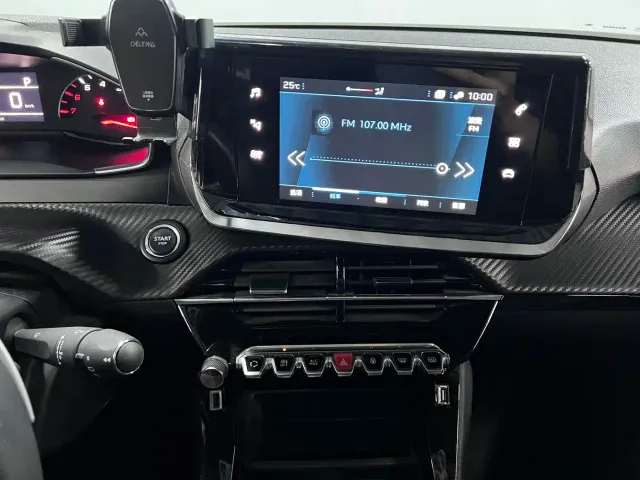Peugeot 2008 — Фото автомобиля 14