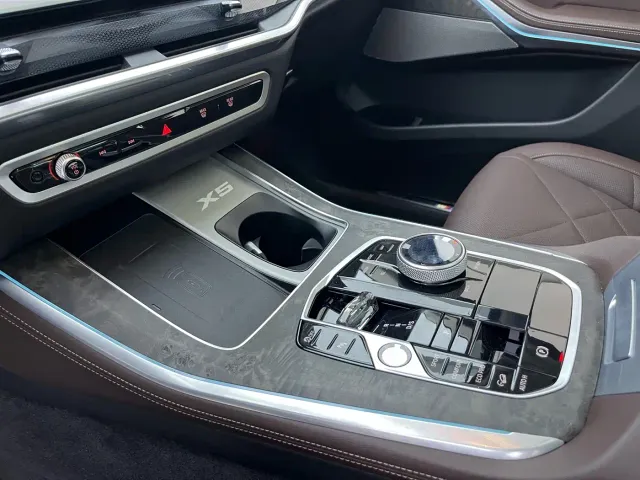 BMW X5 — Фото автомобиля 12