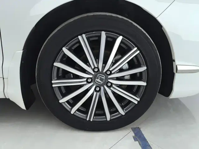 Honda Elysion — Фото автомобиля 6