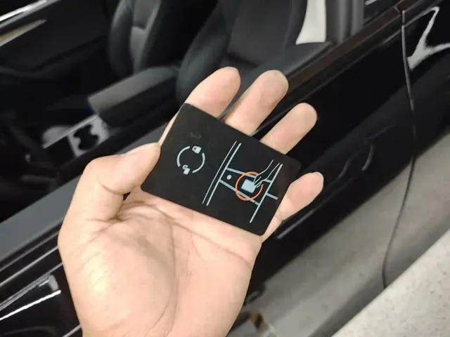 Tesla Model Y — Фото автомобиля 16