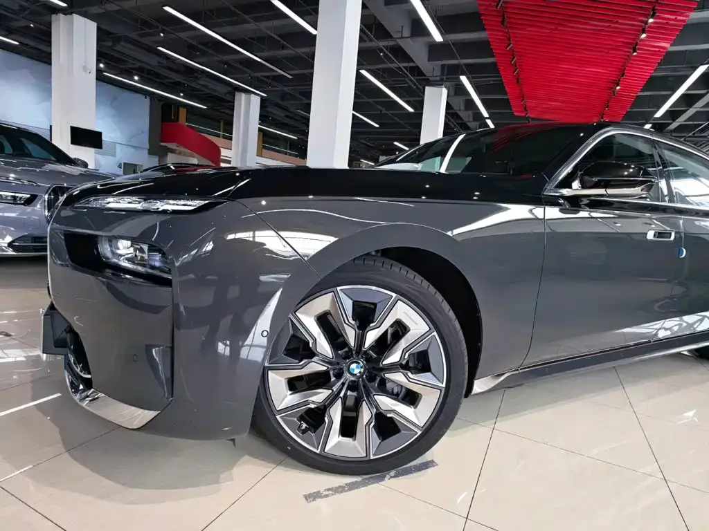 BMW BMW 7 Series 2023 Model 740Li Premium Luxury Package — Фото автомобиля 11