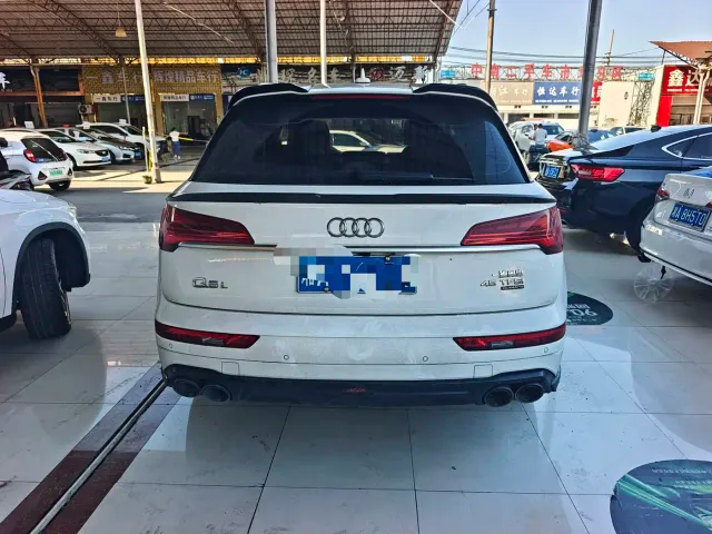 Audi Q5L — Фото автомобиля 12