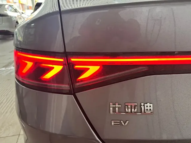BYD Qin PLUS — Фото автомобиля 6