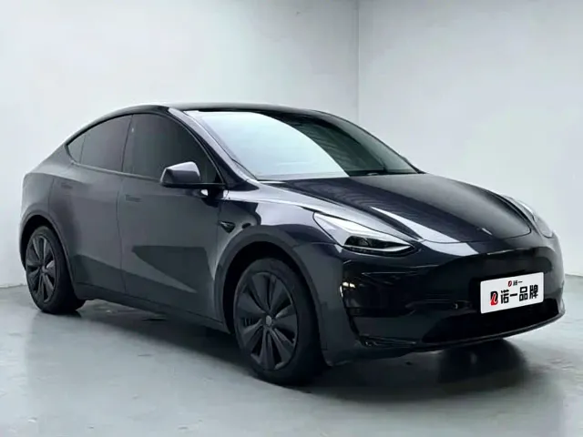 Tesla Model Y — Фото автомобиля 3