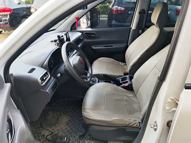 Wuling Hongguang — Фото автомобиля 14