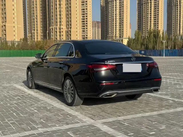 Mercedes-Benz E-Class — Фото автомобиля 9