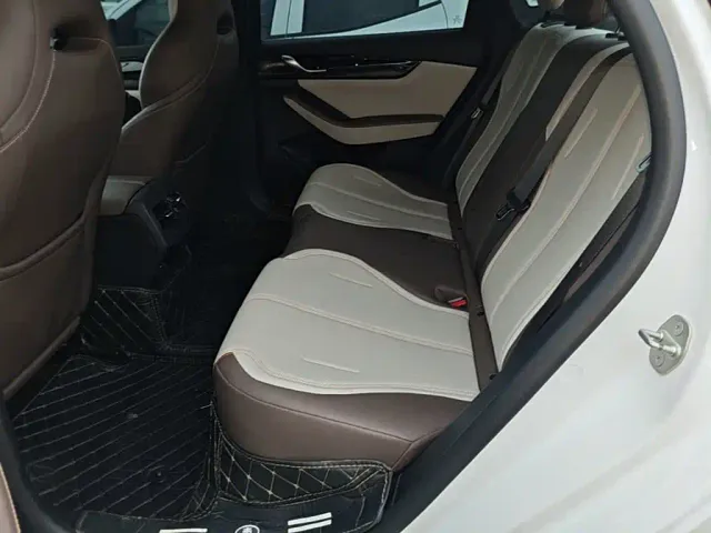 BYD Qin PLUS — Фото автомобиля 16