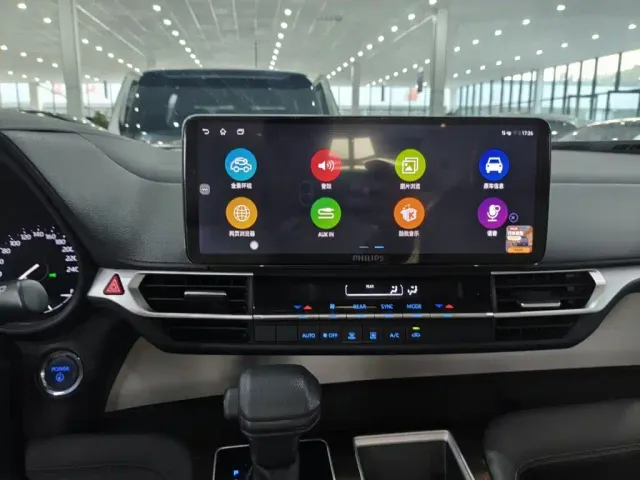 Toyota Sienna — Фото автомобиля 11