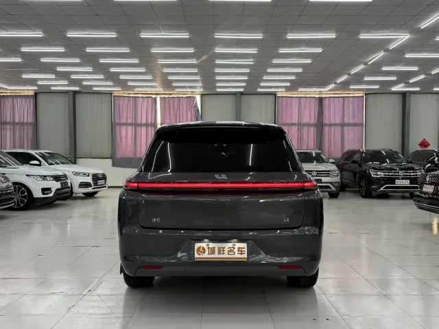 Li Auto L8 — Фото автомобиля 9