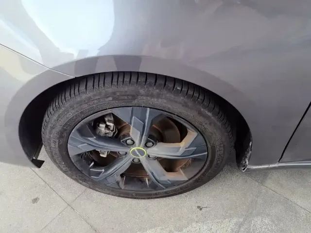 Roewe i6 MAX — Фото автомобиля 24