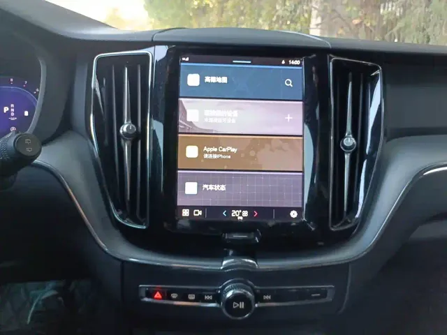 Volvo XC60 — Фото автомобиля 14
