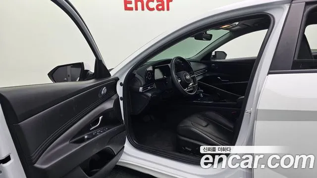 Hyundai Avante CN7 — Фото автомобиля 10