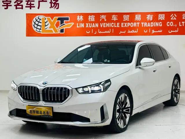 Фотография автомобиля — BMW 5 Series