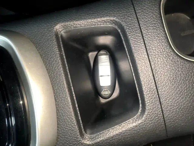 Nissan Tiida — Фото автомобиля 8