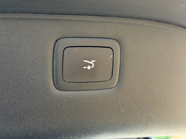 IM Motors LS6 — Фото автомобиля 20
