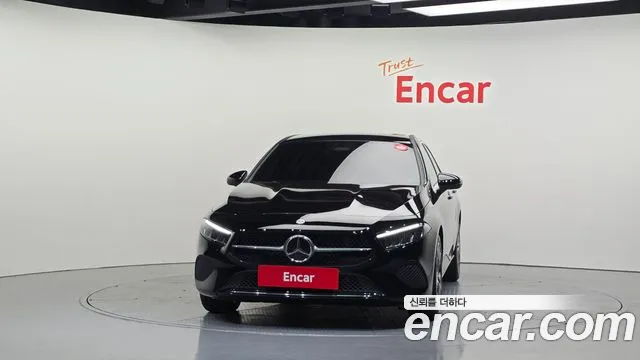 Mercedes-Benz A-Class W177 — Фото автомобиля 3