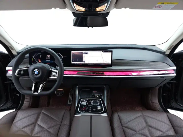BMW 7 Series — Фото автомобиля 7