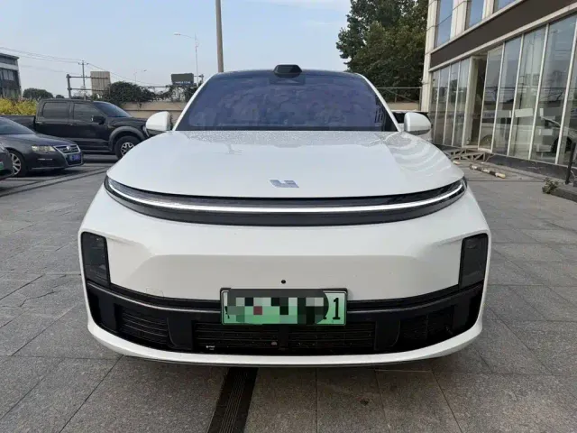 Li Auto L7 — Фото автомобиля 2