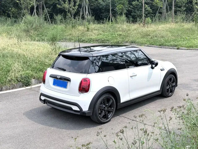 MINI MINI 2023 1.5T COOPER Artist — Фото автомобиля 9